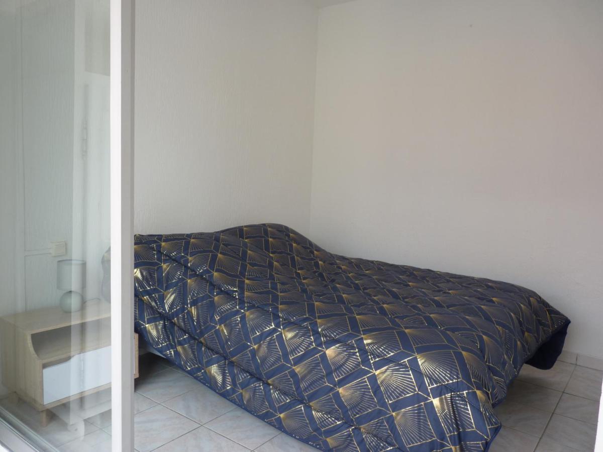 Sol-y-days Vidourle: Riverside Comfort With Parking Near Boucanet Apartment