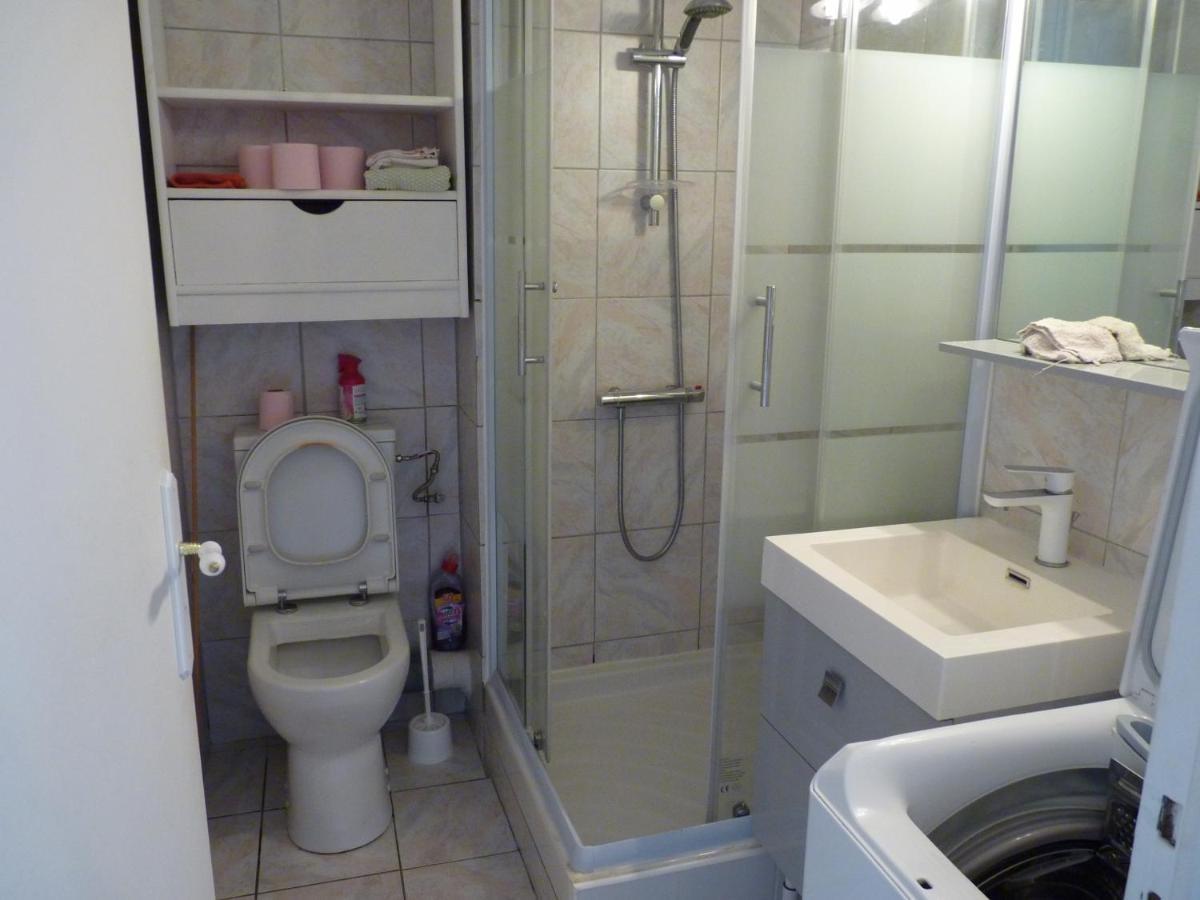 Sol-y-days Vidourle: Riverside Comfort With Parking Near Boucanet Le Grau-du-Roi